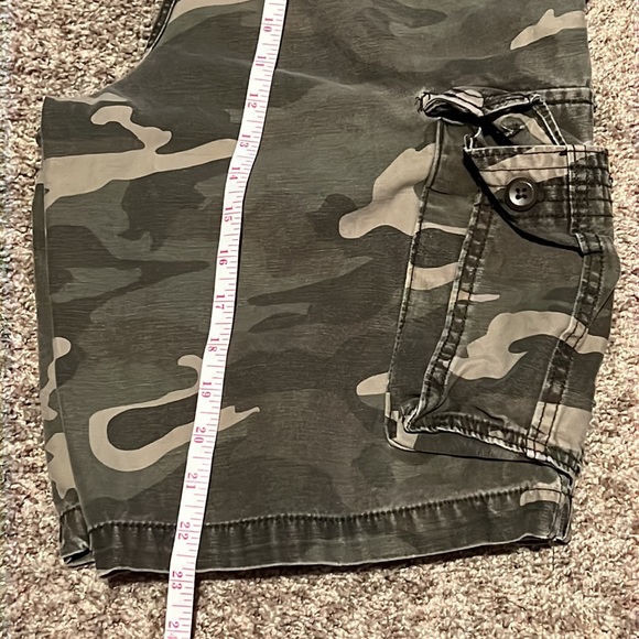 MENS CAMO cargo shorts - Picture 3 of 10